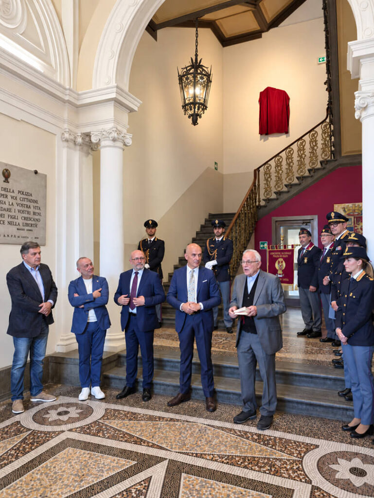 Cerimonia di inaugurazione del San Michele Arcangelo di Sergey Eylanbekov alla Questura di Lucca
